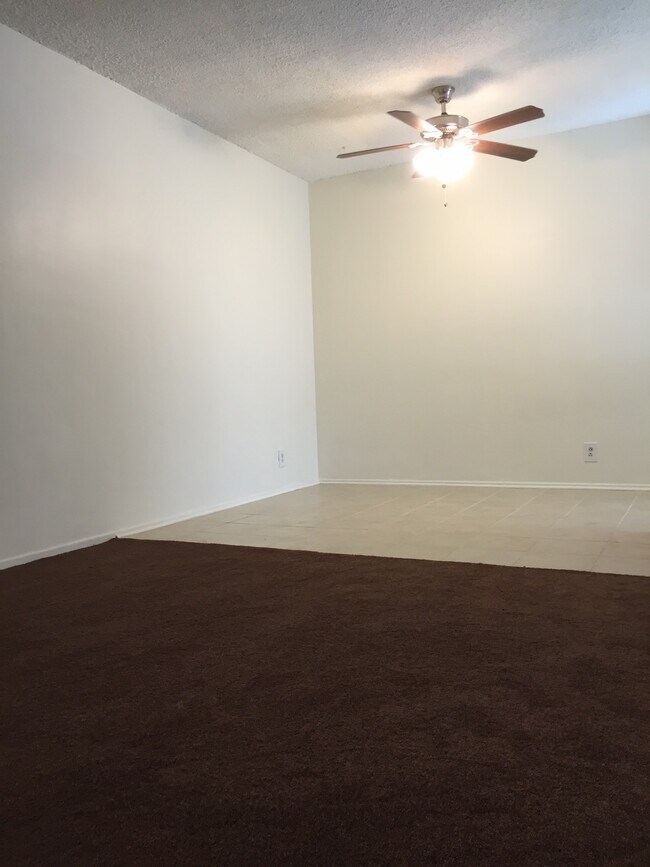 5638 Whitsett Ave Apartments and Nearby Los Angeles Apartments For Rent