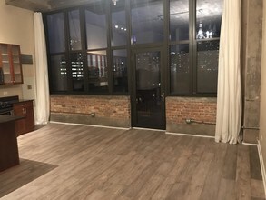 320 E 21st St, Unit 503 in Chicago, IL - Building Photo - Building Photo