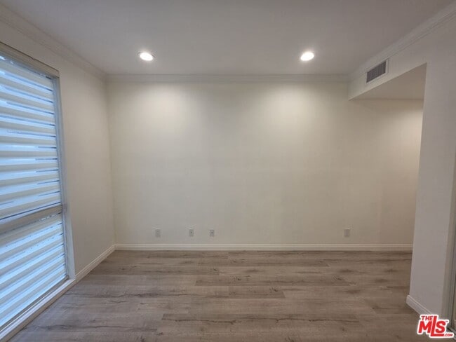 12000 Goshen Ave in Los Angeles, CA - Building Photo - Building Photo