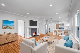 1413 E 76th Pl in Los Angeles, CA - Building Photo - Building Photo