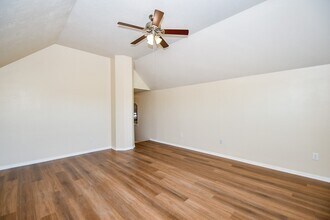 1310 Lake Edinburg Ct in Richmond, TX - Building Photo - Building Photo