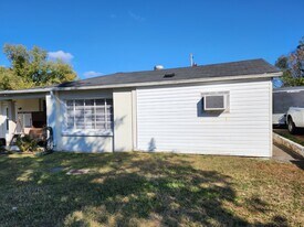 349B HICKORY HEIGHTS - 2BD-1BA Near APSU and Downtown!!! in Clarksville, TN - Building Photo