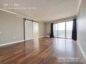 2121 Nicholasville Rd in Lexington, KY - Building Photo