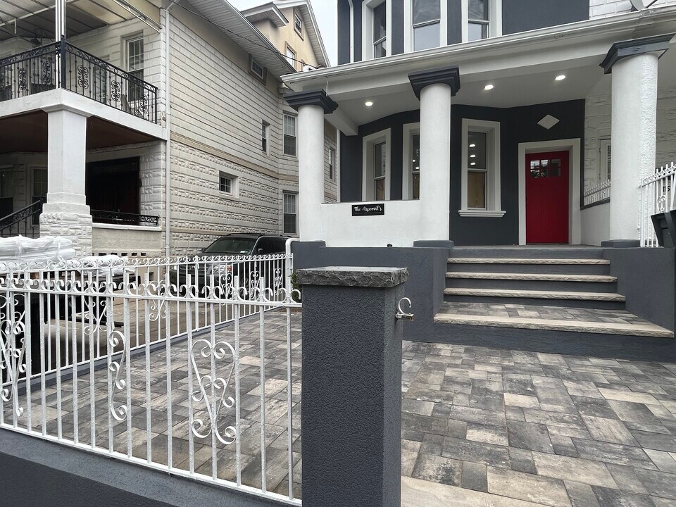 1155 E 39th St in Brooklyn, NY - Building Photo