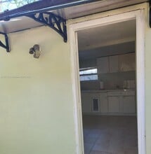 9770 SW 47th St in Miami, FL - Building Photo - Building Photo