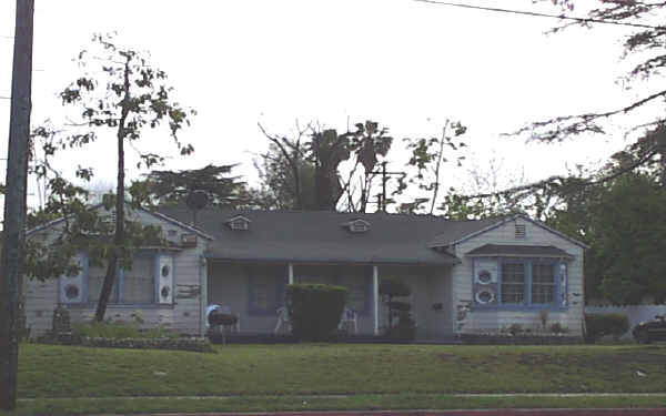 7400-7408 Louise Ave in Van Nuys, CA - Building Photo