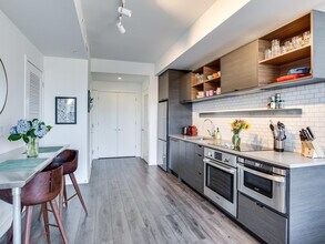 2030 8th St NW, Unit 503 in Washington, DC - Building Photo - Building Photo