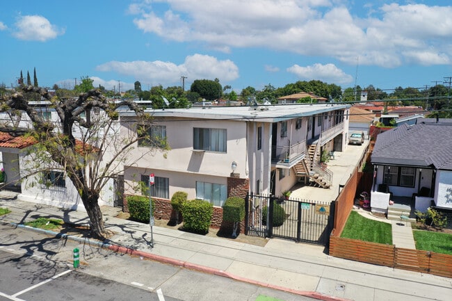 6508 Orange Ave in Long Beach, CA - Building Photo - Primary Photo