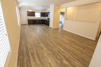 1408 Mark Ln in Ennis, TX - Building Photo - Building Photo