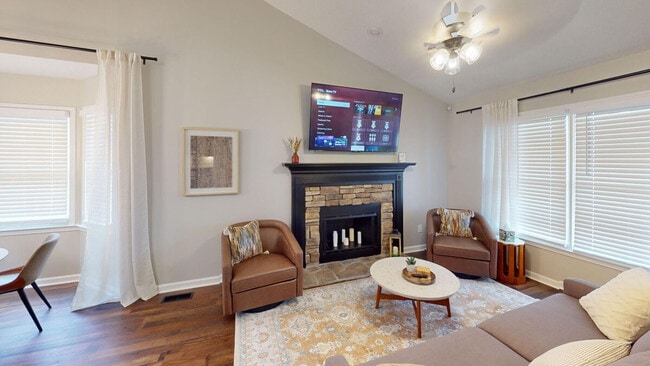105 Thornwood Dr