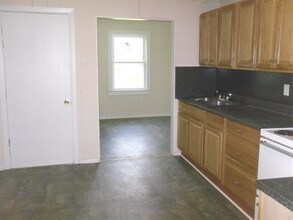 903 W Elizabeth St in Elizabeth City, NC - Building Photo - Building Photo