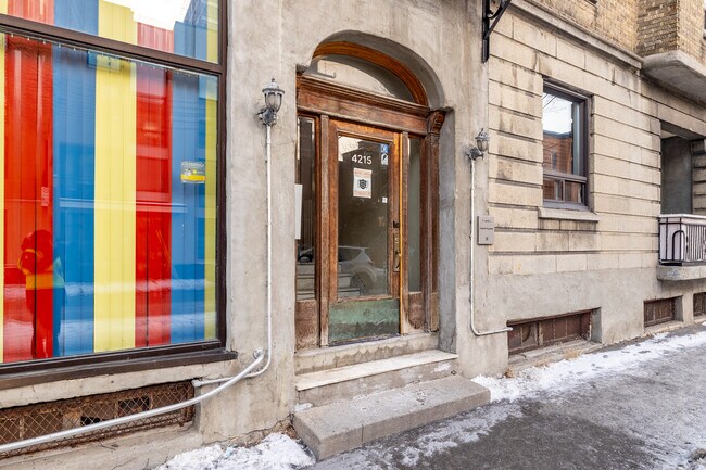 4215-4229 De Laroche in Montréal, QC - Building Photo - Building Photo