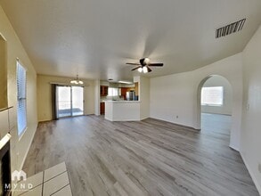 9056 N Wild Eagle Ave in Tucson, AZ - Foto de edificio - Building Photo