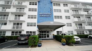 550 Bayshore Dr, Unit 104 in Fort Lauderdale, FL - Building Photo