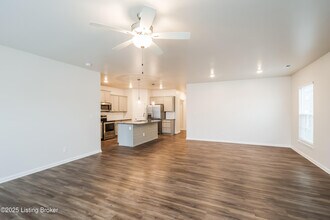 11912 Parkside Vista Ln in Louisville, KY - Building Photo - Building Photo