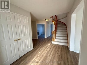 302 Livingstone St W in Barrie, ON - Building Photo - Building Photo