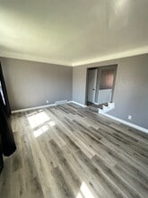 16117 Mendota Ave in Maple Heights, OH - Building Photo - Building Photo