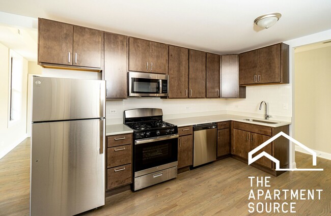 3405 W Fullerton Ave in Chicago, IL - Building Photo - Building Photo