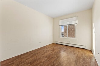 225 S Gregory St in Aurora, IL - Building Photo - Building Photo