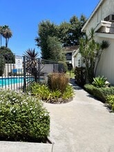 Sycamore Glen Apartments in Orange, CA - Building Photo - Building Photo