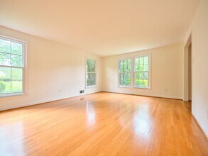 9124 Copenhaver Dr in Potomac, MD - Building Photo - Building Photo