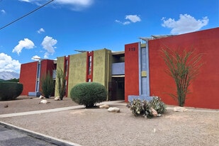 Miramonte Apartments in Tucson, AZ - Building Photo