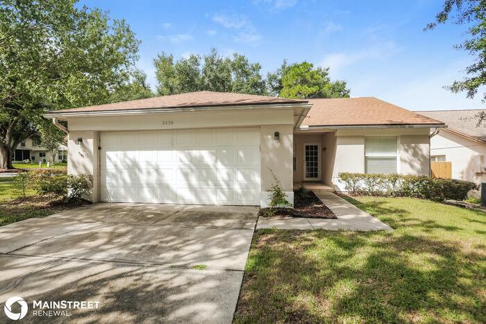 2426 Lake McDade Ct in Apopka, FL - Building Photo