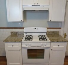 106 Highland Ave, Unit 2 in Somerville, MA - Building Photo - Building Photo