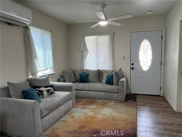 property at 1253 W Victoria St