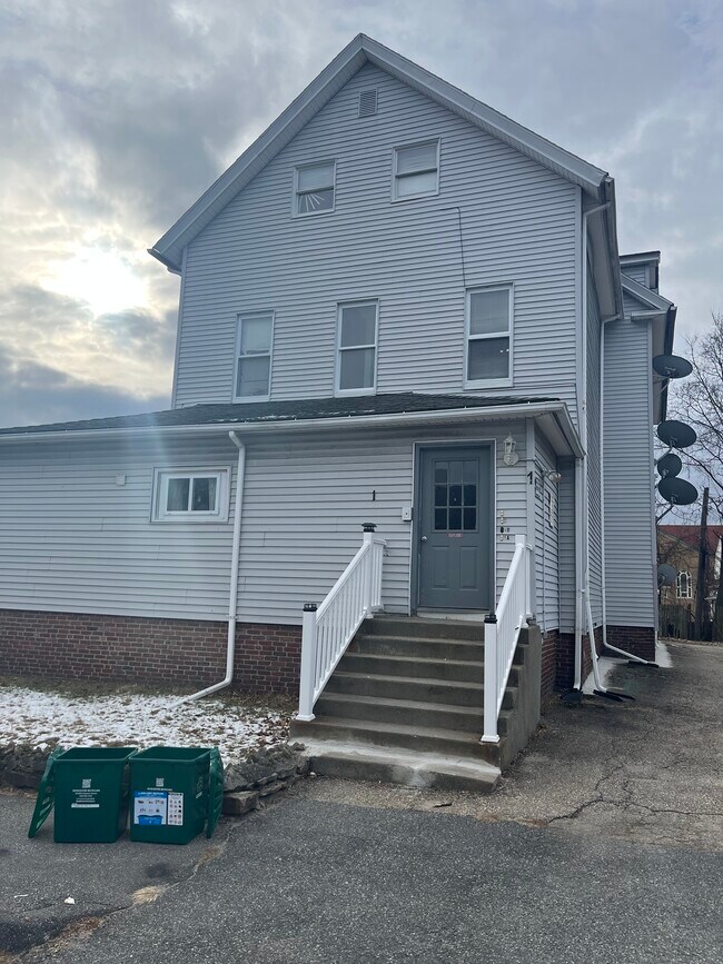 1 Vinton St Rentals in Worcester, MA