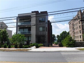 255 Broadway in Dobbs Ferry, NY - Building Photo - Building Photo