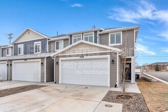 7213 W Lara Leigh Ln in Magna, UT - Building Photo - Building Photo