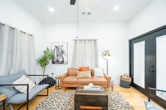 502 Dark St in Brenham, TX - Building Photo - Building Photo