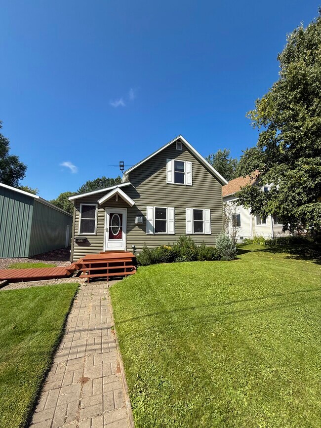 property at 909 29th St