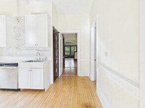 1541 W Barry Ave, Unit #2 in Chicago, IL - Building Photo - Building Photo