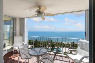 881 Ocean Dr, Unit 11C in Key Biscayne, FL - Building Photo - Building Photo