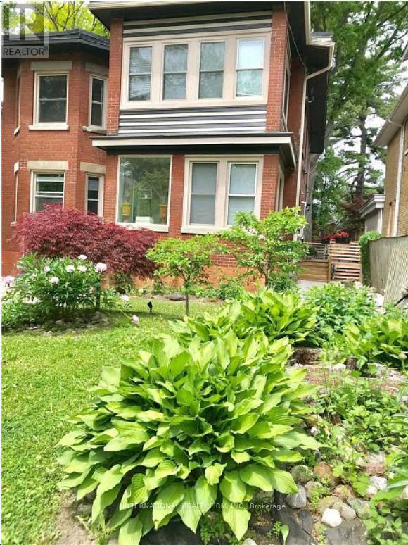 property at 220 Rose Park Dr