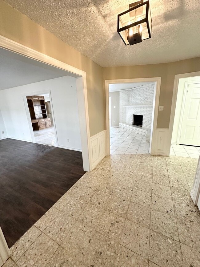 2806 Lockheed Dr in Midland, TX - Building Photo - Building Photo