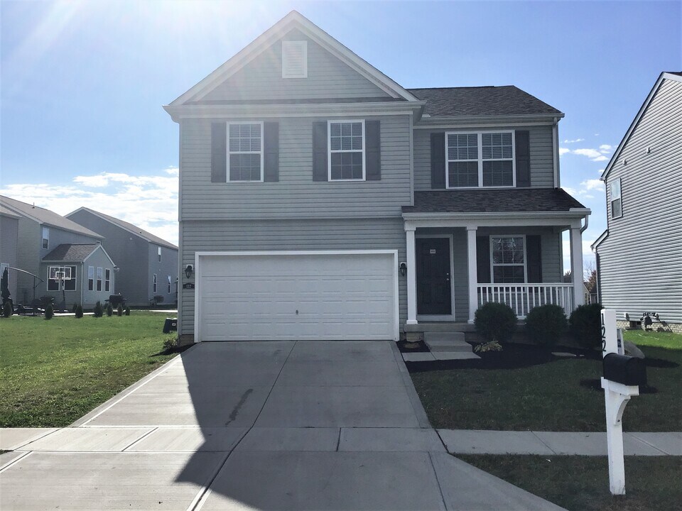 122 Faulkner Dr in Lithopolis, OH - Building Photo