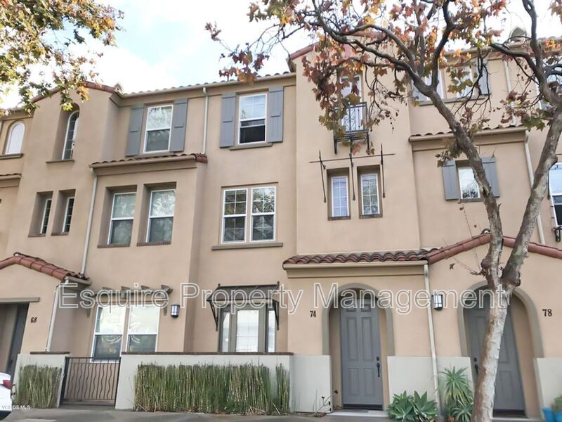 74 Elm Dr in Camarillo, CA - Building Photo