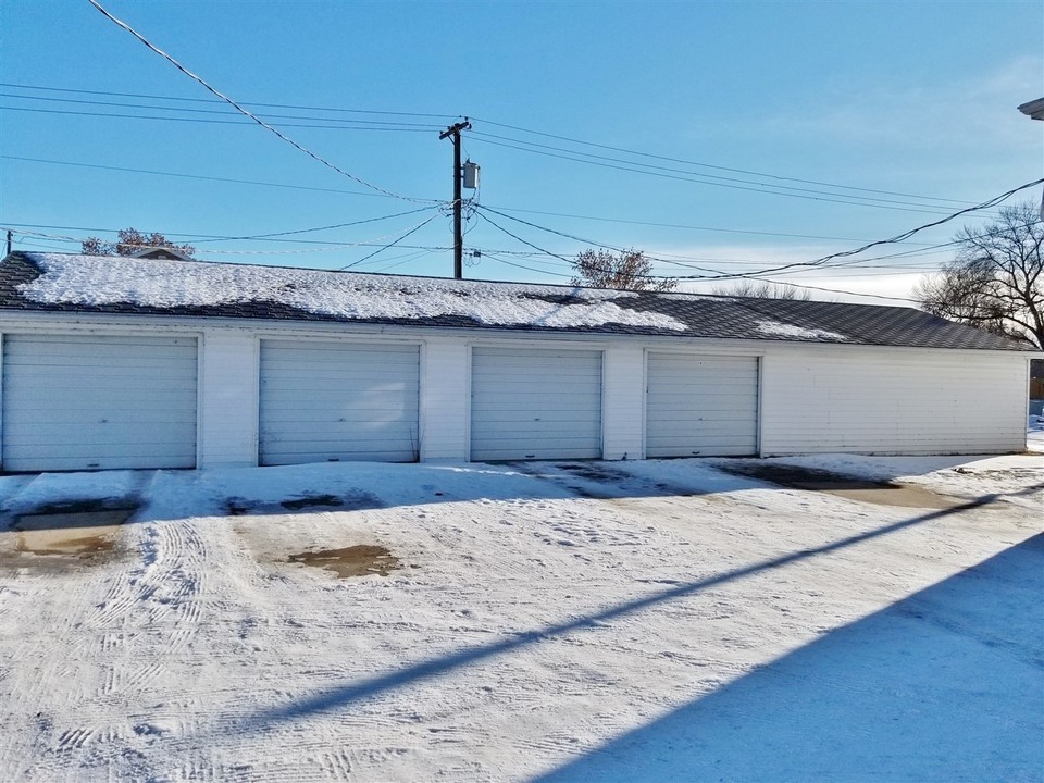 505 2nd Ave SW in Rugby, ND - Building Photo