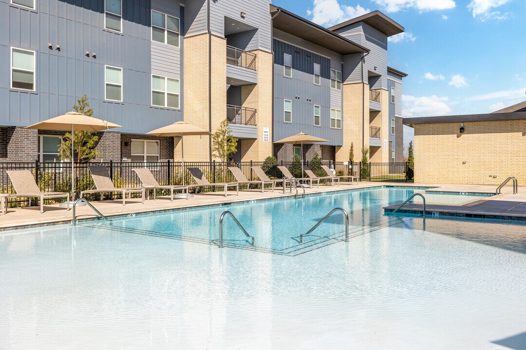 Westgate Park in Oklahoma City, OK - Foto de edificio