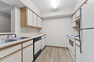 2136 Stirrup Ln in Toledo, OH - Building Photo - Building Photo