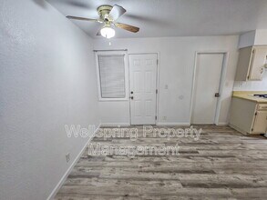 117 S Silver Ridge St in Ridgecrest, CA - Building Photo - Building Photo