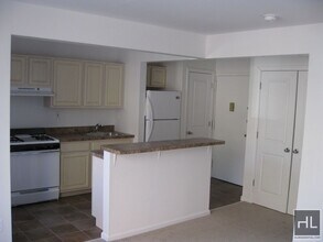 758 E 152nd St, Unit 2 in Bronx, NY - Foto de edificio - Building Photo