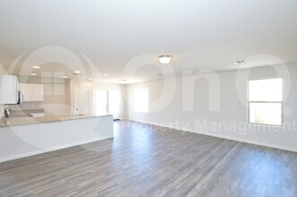 777 Silvercreek Ln in Casa Grande, AZ - Building Photo - Building Photo