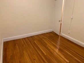 1762 Commonwealth Ave, Unit 3 in Boston, MA - Foto de edificio - Building Photo