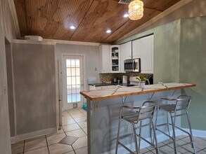 809 Patbur Ave in Tampa, FL - Building Photo - Building Photo