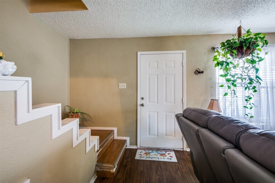 3309 Fallmeadow St in Denton, TX - Building Photo