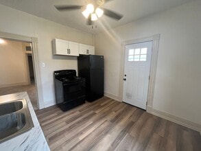 215 W Elm St in Alton, IL - Building Photo - Building Photo